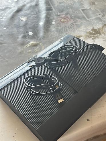 150 manata telifon: PlayStation 3 (Super Slim) oyun konsolu Xüsusiyyətlər: - Model: PS3 — 4