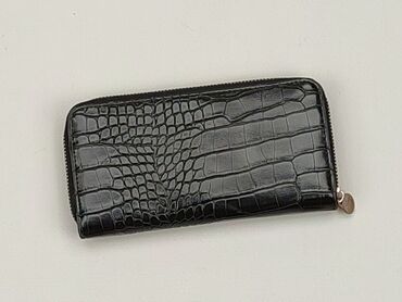 Wallets: Wallet, Female, condition - Good