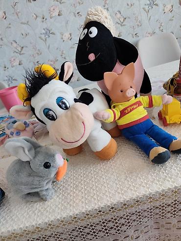 ereb kecisi: Yumsaq oyuncaqlar hamsi birge 7m pink qoyunun bir qulagi yoxdu onuda — 3
