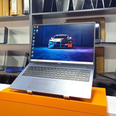 Intel Core i5, 16 "