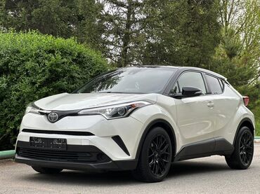 круизер мотоцикл: Элегантный компактный кроссовер Toyota C-HR в эффектном бело-черном