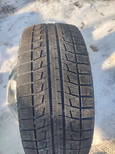 зимние ризины: Шины 235 / 45 / R 17, Зима, Б/у, Комплект, Легковые, Bridgestone