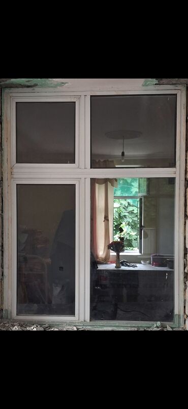 islenmis kafel: Usden cixmis pencere satlir