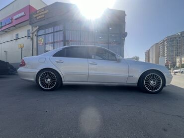 Mercedes-Benz: Mercedes-Benz E-Class: 2003 г., 3.2 л, Автомат, Газ, Седан