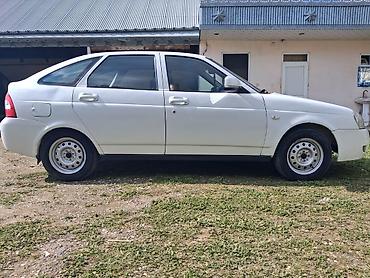 VAZ (LADA): Lada Priora sedan, ağ rəng. - Nömrə: 77-CJ-835 (AZ) - Mühərrik: benzin — 11