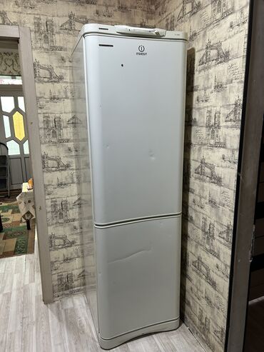 холодилник бишкек: Муздаткыч Indesit, Колдонулган, Эки камералуу, De frost (тамчы), 60 * 195 * 50