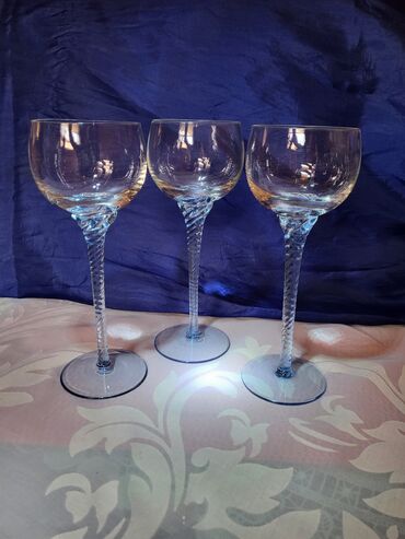 Čaše: Case nove,vintaz za vino. Case perfektne,sve na njima je odsjaj od — 3