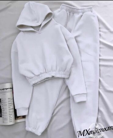 Trenerke: Komplet trenerka: 3200 dinara 
Ful termo🌼 — 4