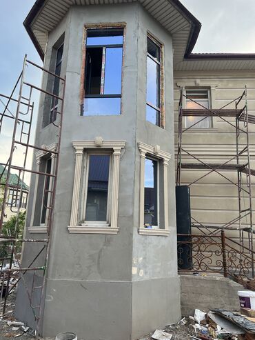 Фасадные работы: Ремонт фасада, Монтаж декоративных элементов, Демонтажные работы | Молдинг | Сухой травертин, Жидкий травертин | Базальт, Пенопласт, Penoplex Больше 6 лет опыта — 4