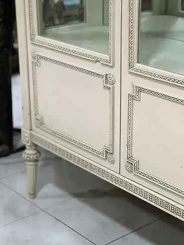 Stilske vitrine: Stilska vitrina Dobro stanje sirina 111 cm dubina 42.5 cm visina 170 — 13
