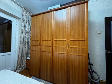 меняю или продаю: Спальный гарнитур, Б/у, Двуспальная кровать, Трюмо, Тумба, Дерево, Самовывоз