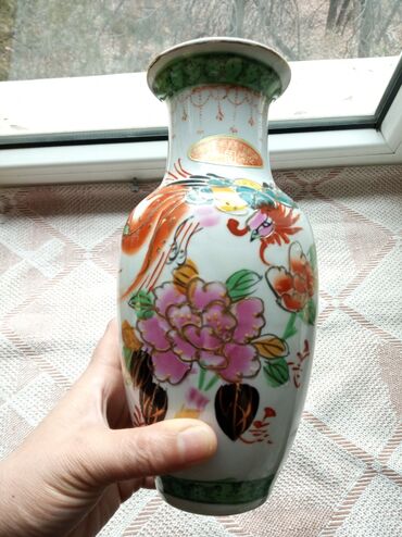 стеклянные вазы бишкек: Новые 2 вазы: белый фарфор и стекло. Высота фарфоровой вазы 20 см