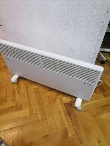 Heating: Panelni Radijator BAUER 2500 W na točkiće oko 90 /50 u svom pakovanju