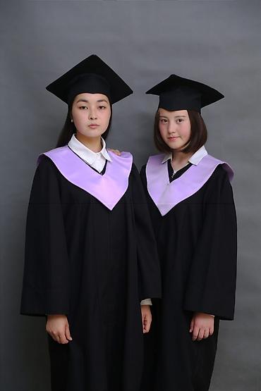 Спецодежда: Мы даем мантии на прокат. Уважаемые выпускники! Ждём ваших заказов — 5