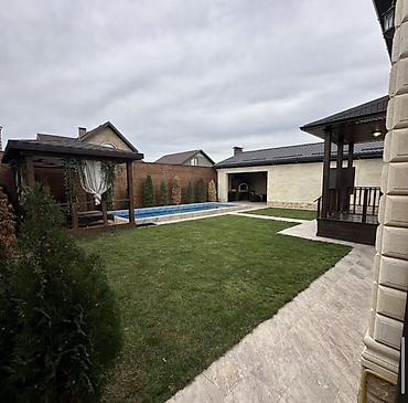 Посуточная аренда домов: Дом с благоустроенным двором и бассейном - Просторный ухоженный — 2