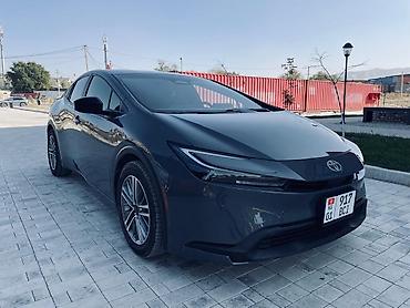 нехия 2: Toyota Prius: 2023 г., 2 л, Вариатор, Гибрид, Хэтчбэк — 4