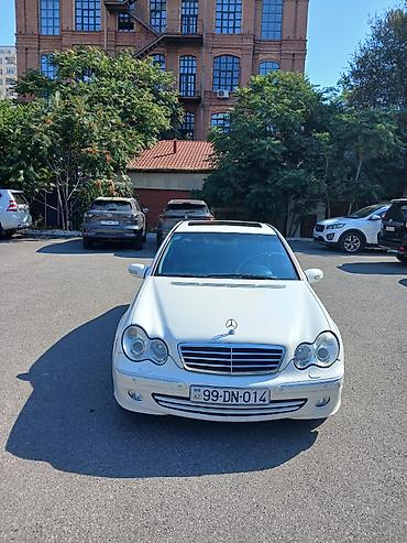 Mercedes-Benz C 230: 2.3 l | 2005 il Sedan — 3