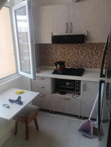 Uzunmüddətli kirayə mənzillər: Mənzil35 kv ailiye verilir er arvad ve yahud ana bala ve yahud bir — 12