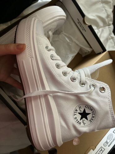 Women's Sneakers and athletic shoes: Converse белый на платформе Одевала 3-4 раза в идеальном состоянии — 4