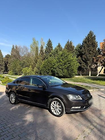 Volkswagen: Volkswagen Passat: 2 l | 2012 il Sedan — 3