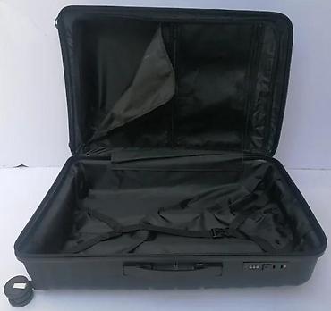 Putni koferi i torbe: Tvrdi kofer na točkiće – crni, sa šarama u dijagonalnom reljefu — 2