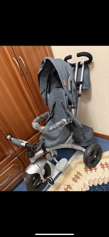 прогулочные коляски с надувными колесами: Детский трёхколёсный велосипед-коляска с родительской ручкой, новый