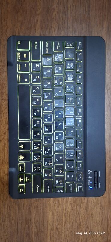 Klaviaturalar: 7 rəngdə Led işıqlı nazik slim klaviatura. Hazır azərbaycan, ingilis — 4