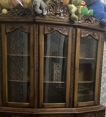 Bufetlər: Klassik üslubda taxta vitrİN-bufet - Material: tam ağac (qoz rəng — 2