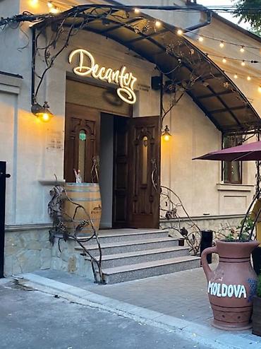 kafe ucun bar: Restoran, yay kafe və küçə ticarəti üçün Taxta dekorativ çellek masa — 5