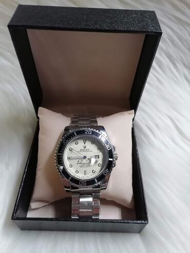 Ručni satovi: Sat ROLEX 
Cena:2600din na lalafo.rs — 12 Ručni satovi: Sat ROLEX 
Cena:2600din — 12