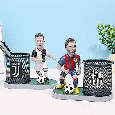 suviner pullar: Futbolcu qələm qabları və suvenir. Boyuk tek Ronaldo keramika 50 — 3