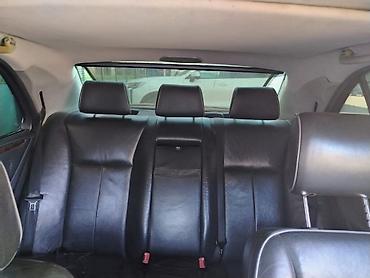 Mercedes-Benz: Mercedes-Benz E-Class: 3.2 l | 2002 il Sedan — 6