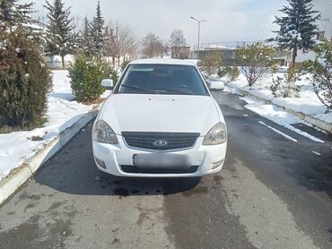 ford 0 km: VAZ (LADA) Priora: 0.7 l | 2009 il 102030 km Sedan