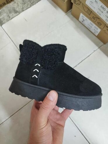 Ugg obuća: Ugg mini čizme, bоја - Bež — 14