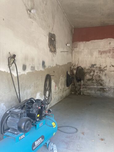 Qaraj satılır: 85 kv. m, 5 * 12 * 5 Beton Qaz, Su