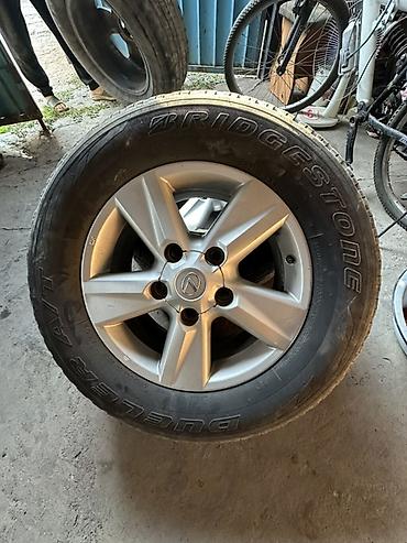 Колесо в сборе для внедорожника lexsus/toyota - Диск: литой at lalafo.kg Колесо в сборе для внедорожника lexsus/toyota - Диск: литой