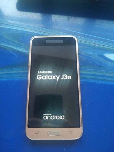 телефон г ош: Samsung Galaxy J3 2017, Б/у, 8 GB, цвет - Золотой, 2 SIM