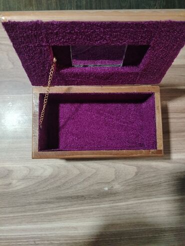 Ev saatları: Ağac oyma zərgərlik/qutu - Material: tam ağac gövdədən oyma, əl işi