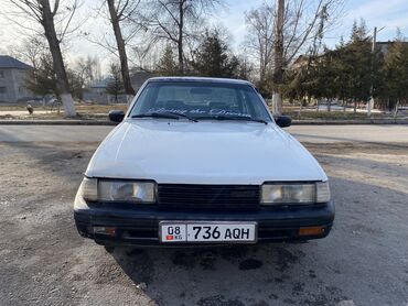 Mazda: Mazda 626: 1986 г., 2 л, Механика, Бензин, Седан