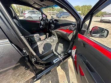 probox toyota: Chevrolet Spark: 2014 г., 1 л, Автомат, Бензин, Хэтчбэк — 7