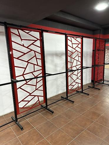 Оборудование для магазинов: Mağaza vitrin stendi – metal asqı sistemi - Material: Tamamı möhkəm — 4