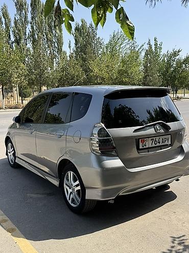 sprinter 4 4: Honda Fit: 2004 г., 1.3 л, Вариатор, Бензин, Хэтчбэк — 5