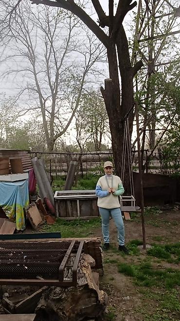 Продаю кофту . вязанная . ручная работа. 
800 сом