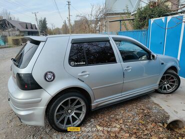 Транспорт: Volkswagen Golf GTI: 2000 г., 1.8 л, Механика, Бензин, Хетчбек