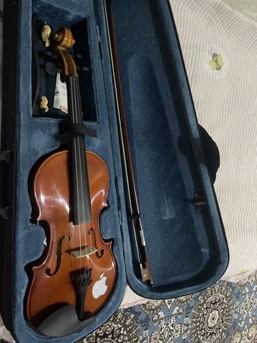 Музыкальные инструменты: Скрипка Flight FV-144st 4/4 Состояние идеальное в подарок идут