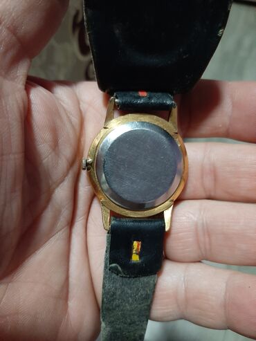 Ručni satovi: Stari sat ispravan tacno radi neznam koja je marka u pitanju nepise u — 8