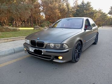 BMW: BMW 5 Series E39 sedan - Kuzov: 4 qapılı sedan, satin-mat boz rəngli — 1