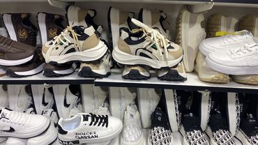 Ayaqqabılar: Məhsul: Kişi və qadın ayaqqabıları – gündəlik və stil kombinasiyası — 23