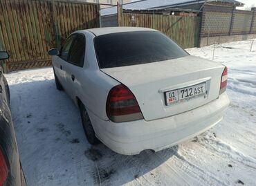 Daewoo: Daewoo Nubira: 1999 г., 1.5 л, Автомат, Бензин, Седан