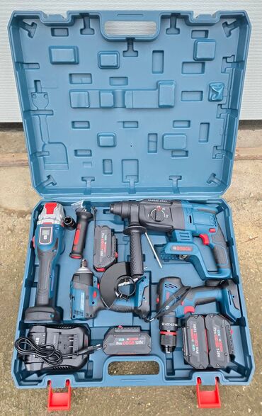 Ostali alati i mašine: BOSCH set alata 4u1 - 190€ Cena:190evra! 4 baterije 1 punjača Aku — 9
